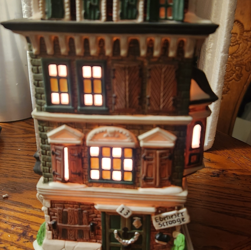 Dicknen's Village Series . The flat of Ebenzer Scrooge.